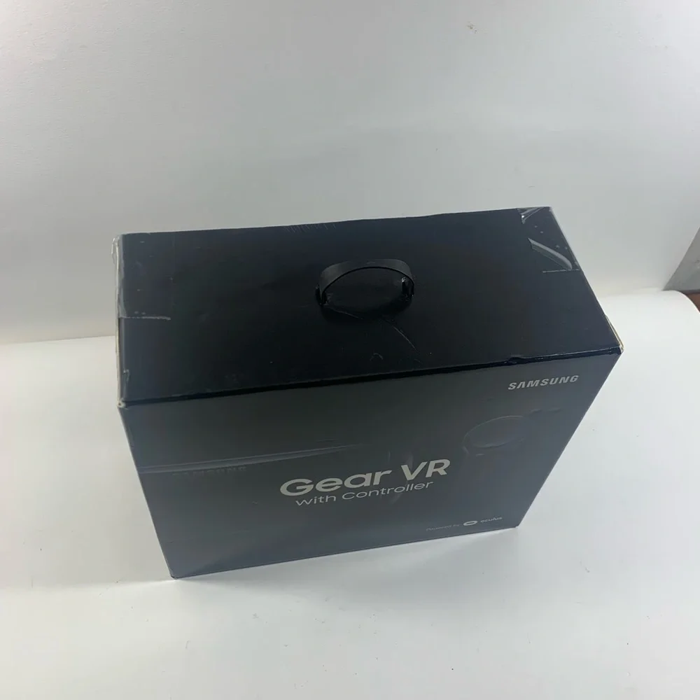 Samsung Galaxy Gear VR Oculus Virtual Reality Headset w/ Controller SM-R324